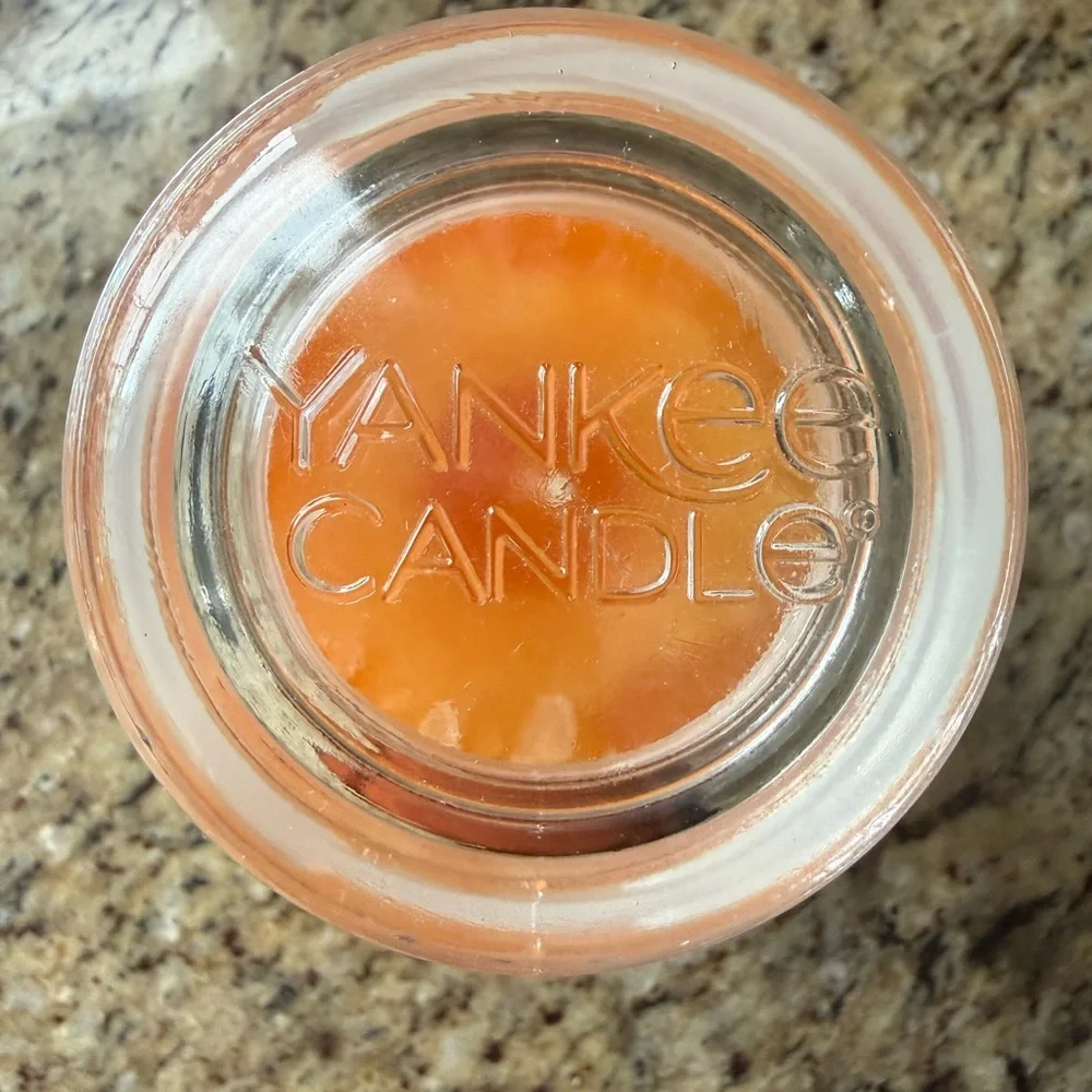 Yankee Candle Mango Ice Cream Scented Jar - Picture 4 of 4
